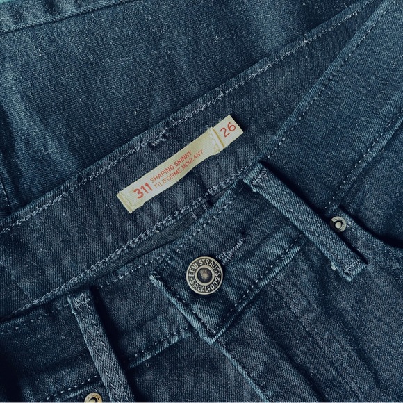 Levi’s Dark Indigo Blue Women's Skinny Jeans. 26. - Picture 2 of 5